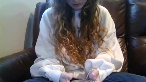 Snapshot of alliebearx chatting on November 2025 07:37:02 PM alliebearx online show from November 2025 07:37:02 PM
