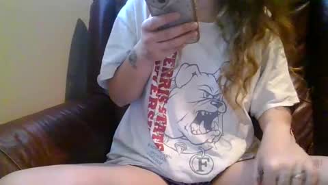 Snapshot of alliebearx chatting on December 2025 05:18:02 PM alliebearx online show from December 2025 05:18:02 PM