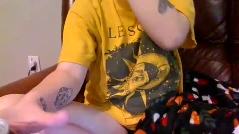 Snapshot of alliebearx chatting on January 2026 05:32:02 AM alliebearx online show from January 2026 05:32:02 AM