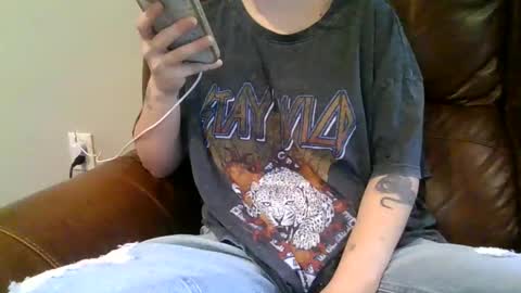 Snapshot of alliebearx chatting on January 2026 06:46:01 PM alliebearx online show from January 2026 06:46:01 PM