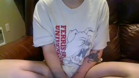 Snapshot of alliebearx chatting on February 2026 04:19:02 AM alliebearx online show from February 2026 04:19:02 AM