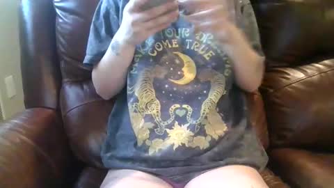 Snapshot of alliebearx chatting on February 2026 04:26:01 PM alliebearx online show from February 2026 04:26:01 PM