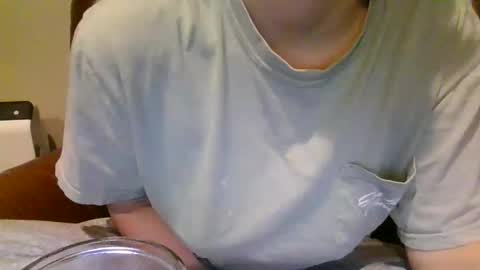 Snapshot of alliebearx chatting on February 2026 04:44:01 AM alliebearx online show from February 2026 04:44:01 AM