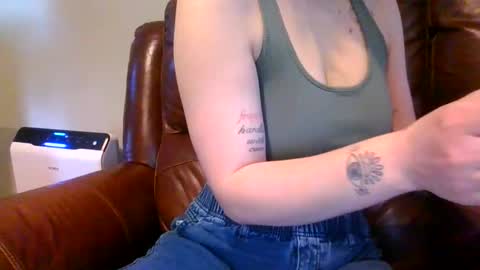 Snapshot of alliebearx chatting on February 2026 06:53:01 PM alliebearx online show from February 2026 06:53:01 PM