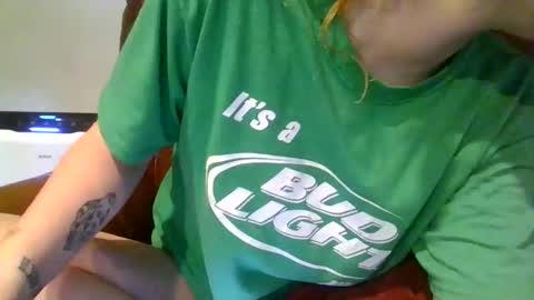 Snapshot of alliebearx chatting on March 2026 04:13:02 PM alliebearx online show from March 2026 04:13:02 PM
