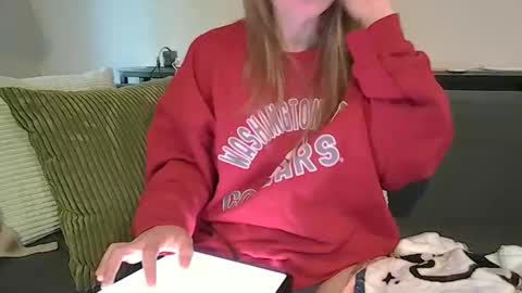 Snapshot of alliebearx chatting on May 2026 01:49:02 PM alliebearx online show from May 2026 01:49:02 PM