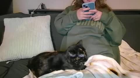 Snapshot of alliebearx chatting on May 2026 01:57:16 AM alliebearx online show from May 2026 01:57:16 AM