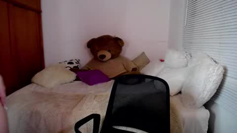 Snapshot of allierose_ chatting on December 2024 03:44:01 AM Allie online show from December 2024 03:44:01 AM