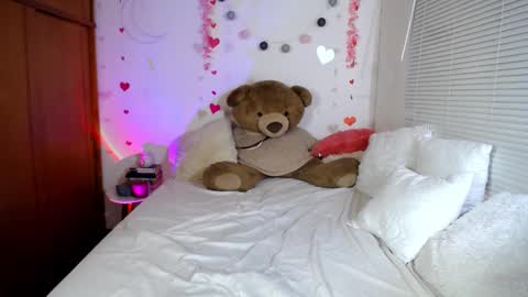 Snapshot of allierose_ chatting on February 2025 09:58:02 PM Allie online show from February 2025 09:58:02 PM