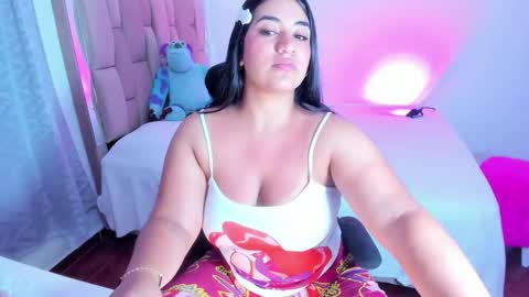 Snapshot of allison22_ chatting on February 2026 07:01:01 AM allison22_ online show from February 2026 07:01:01 AM