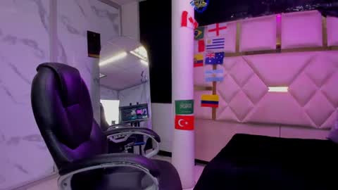 allison_69ts online show from July 2026 09:28:02 PM