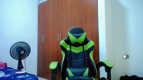 Snapshot of allison_baby_2416 chatting on December 2024 09:33:02 PM Alisson online show from December 2024 09:33:02 PM