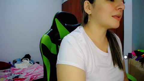 Snapshot of allison_baby_2416 chatting on January 2025 04:10:02 AM Alisson online show from January 2025 04:10:02 AM