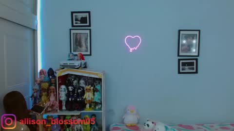   online show from February 2025 11:04:01 PM