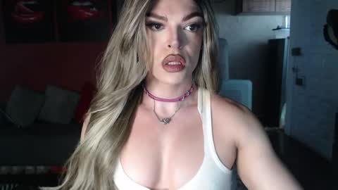 Snapshot of allisonfit chatting on April 2026 12:43:01 PM Allison Victoria online show from April 2026 12:43:01 PM