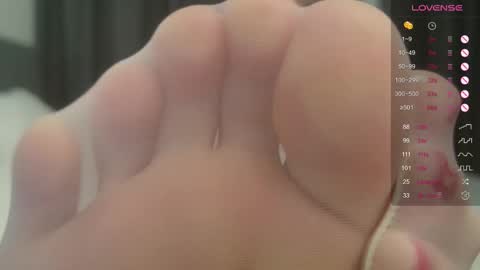 Snapshot of allisonmoonlight chatting on September 2025 12:50:01 PM allisonmoonlight online show from September 2025 12:50:01 PM