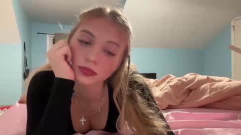 Snapshot of allisontaylorxo chatting on October 2025 02:34:01 AM allisontaylorxo online show from October 2025 02:34:01 AM