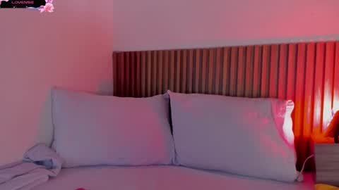 A L L I S S online show from November 2025 07:39:02 PM