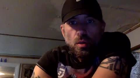 Snapshot of allitrunnin chatting on December 2025 04:39:01 AM allitrunnin online show from December 2025 04:39:01 AM