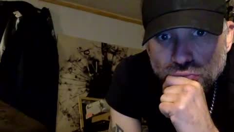 Snapshot of allitrunnin chatting on December 2025 06:44:02 AM allitrunnin online show from December 2025 06:44:02 AM