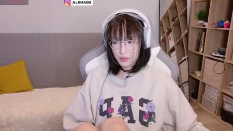 Alina online show from February 2025 01:33:01 AM