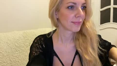 Nika online show from May 2026 06:37:02 PM