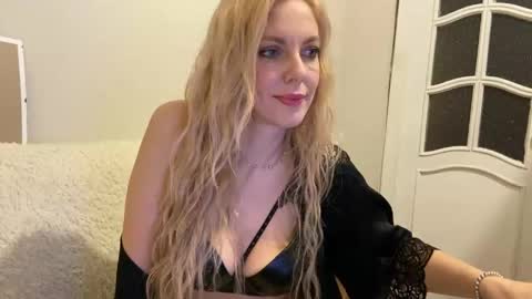 Nika online show from May 2026 05:10:02 PM