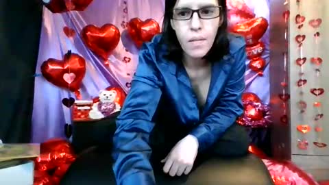 Snapshot of alluringali25 chatting on February 2026 05:49:02 PM AlluringAli25 online show from February 2026 05:49:02 PM