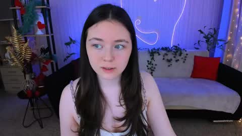 Snapshot of alluringeyess chatting on June 2026 04:35:01 PM alluringeyess online show from June 2026 04:35:01 PM