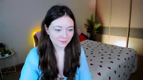 Snapshot of alluringeyess chatting on June 2026 04:47:01 AM alluringeyess online show from June 2026 04:47:01 AM