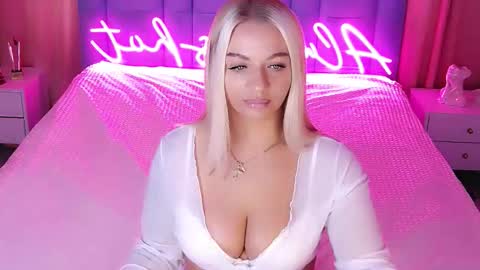 AlwaysHot online show from October 2025 02:43:02 AM