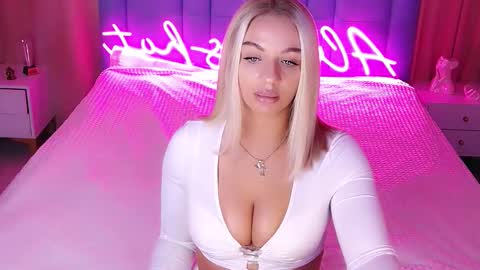 AlwaysHot online show from November 2025 02:43:01 AM