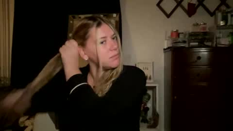 allyanalangel online show from November 2025 04:12:01 AM