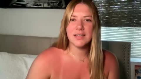 Snapshot of allyanalangel chatting on March 2026 09:40:02 PM allyanalangel online show from March 2026 09:40:02 PM