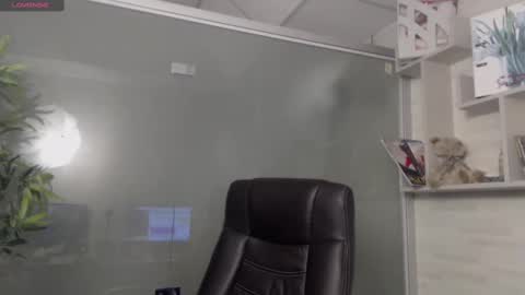         online show from March 2025 09:46:02 PM