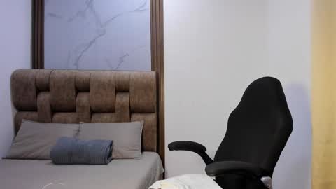 Snapshot of allyson_gh chatting on September 2025 04:23:01 AM allyson_gh online show from September 2025 04:23:01 AM