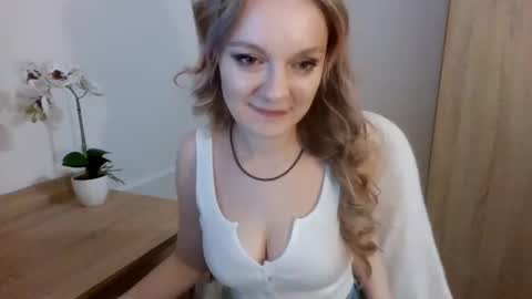 Snapshot of almanature chatting on December 2024 12:44:01 AM AlmaNature online show from December 2024 12:44:01 AM