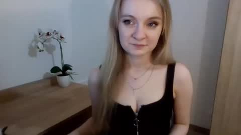 Snapshot of almanature chatting on February 2025 10:55:02 PM AlmaNature online show from February 2025 10:55:02 PM