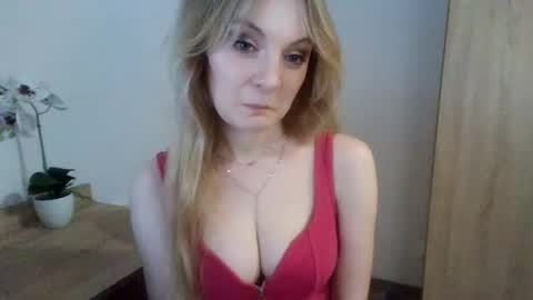 Snapshot of almanature chatting on February 2025 11:10:02 PM AlmaNature online show from February 2025 11:10:02 PM