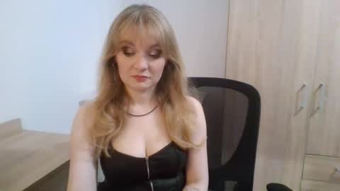 Snapshot of almanature chatting on September 2025 08:36:01 PM AlmaNature online show from September 2025 08:36:01 PM