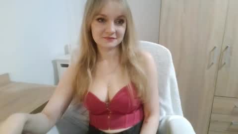 Snapshot of almanature chatting on October 2025 05:04:02 PM AlmaNature online show from October 2025 05:04:02 PM