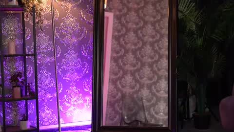 Snapshot of almavelia chatting on October 2025 07:36:02 PM Alma online show from October 2025 07:36:02 PM