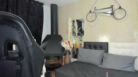 Santy online show from February 2026 07:12:01 PM