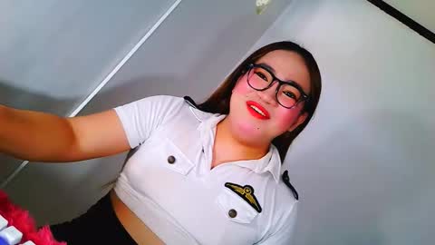 Almira online show from November 2025 12:43:01 AM