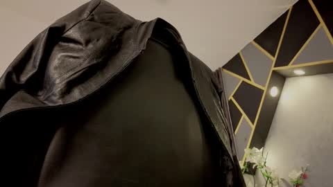 Snapshot of almma_ chatting on September 2025 01:54:01 PM ALMMA online show from September 2025 01:54:01 PM