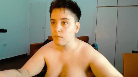 Snapshot of almondonwheels chatting on February 2025 10:58:01 PM Almond online show from February 2025 10:58:01 PM