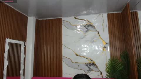 alonddra_tay online show from May 2026 11:39:02 AM