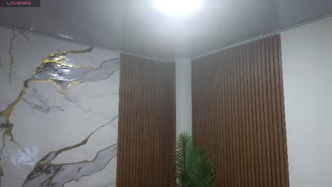alonddra_tay online show from June 2026 11:46:02 AM