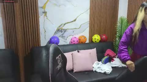 alonddra_tay online show from June 2026 11:29:02 AM