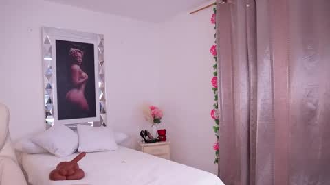 Snapshot of alondrraparrow chatting on March 2025 07:54:01 PM Alondra online show from March 2025 07:54:01 PM